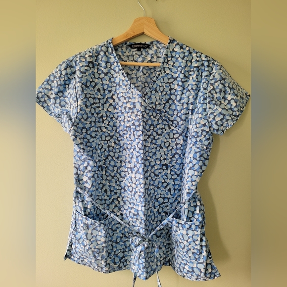 6 Festive Scrub Tops - Picture 3 of 6